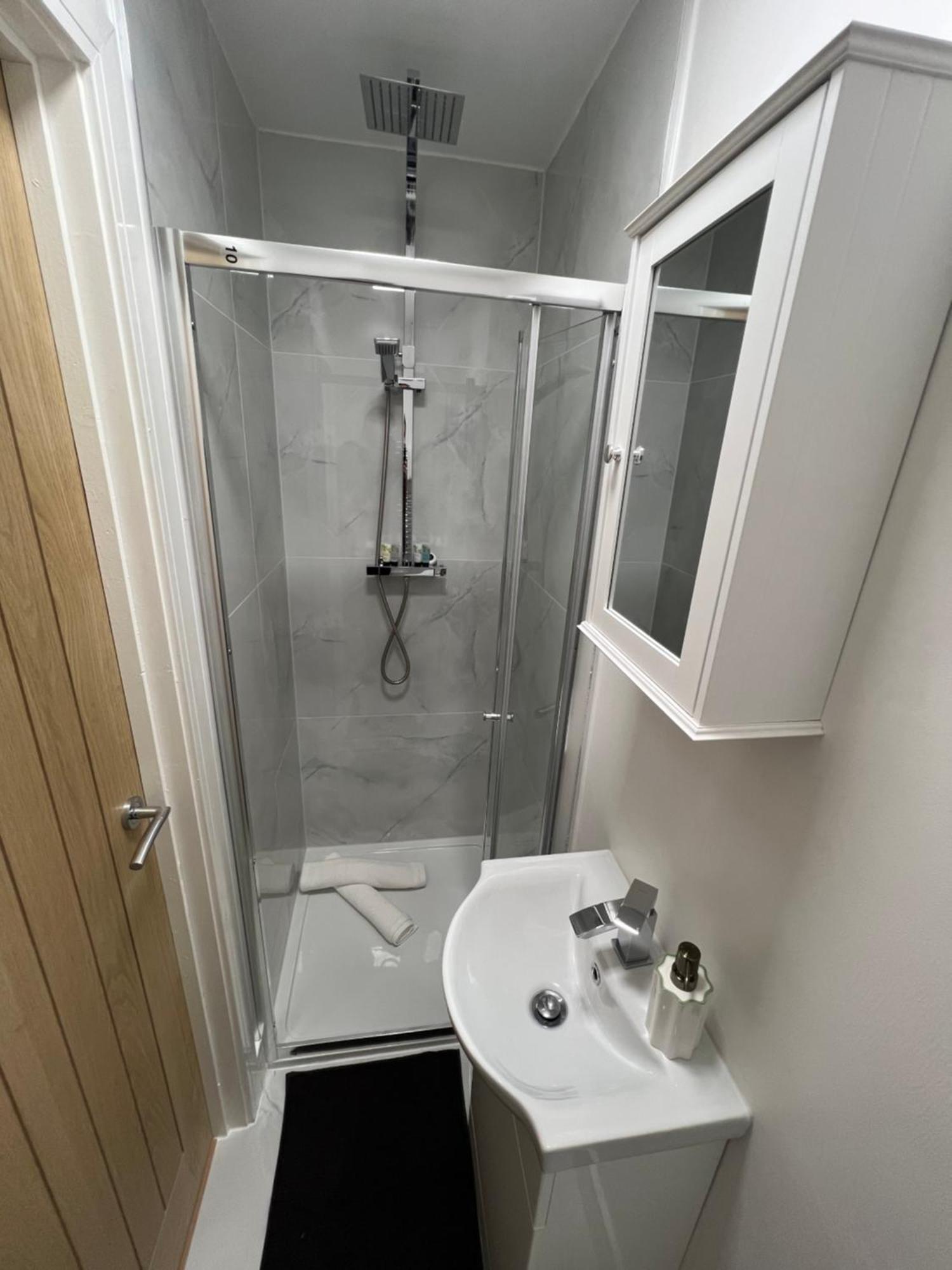 Feltham Modern Suite מראה חיצוני תמונה