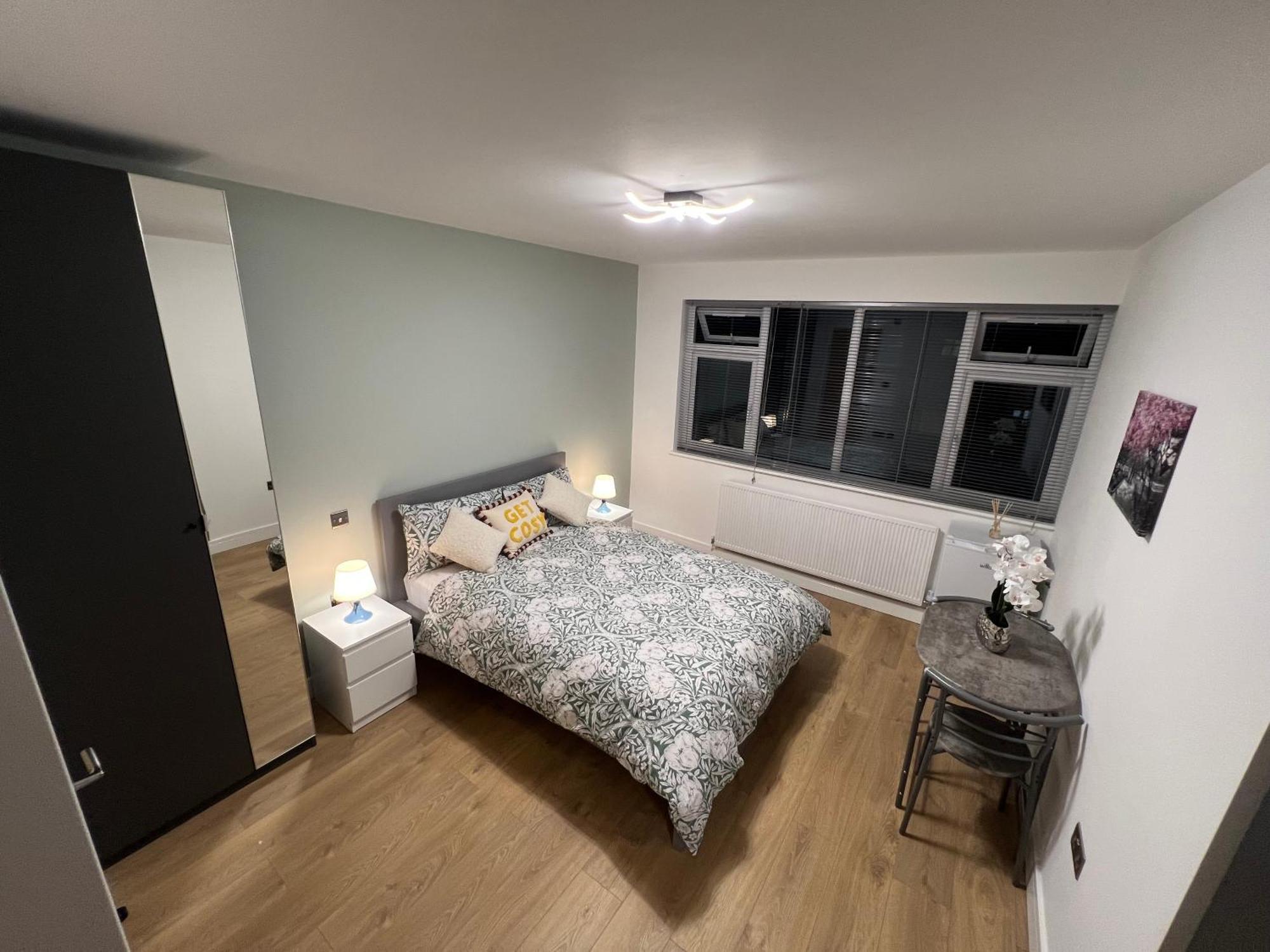 Feltham Modern Suite מראה חיצוני תמונה
